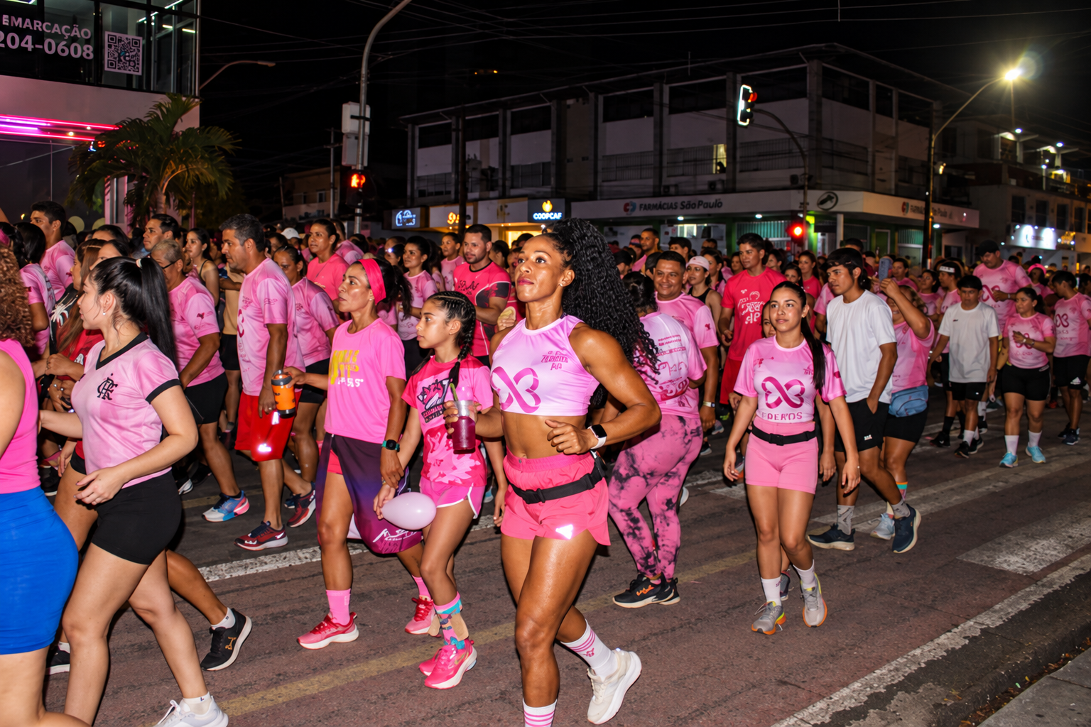 Prefeitura de Macapá une esporte, saúde e proteção às mulheres em corrida do Outubro Rosa